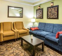 Quality Inn Darien Lobby