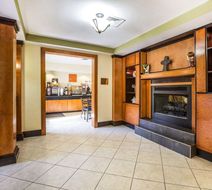 Quality Inn Darien Lobby