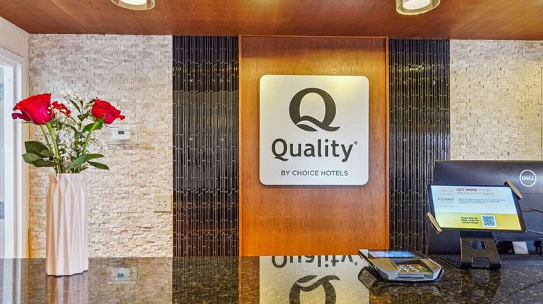 <b>Quality Inn & Suites, Dawsonville Lobby</b>. Images powered by <a href="https://iceportal.shijigroup.com/" title="IcePortal" target="_blank">IcePortal</a>.
