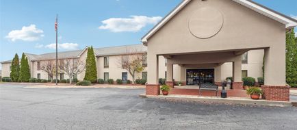 Quality Inn & Suites, Dawsonville Exterior