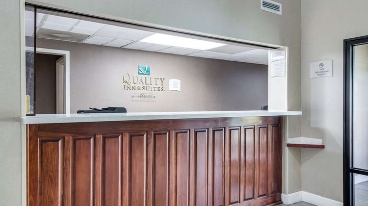 Quality Inn & Suites Lobby