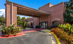 Sleep Inn Near the Avenue