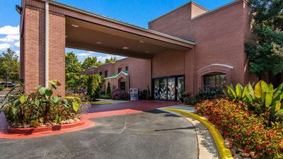 Sleep Inn Near the Avenue