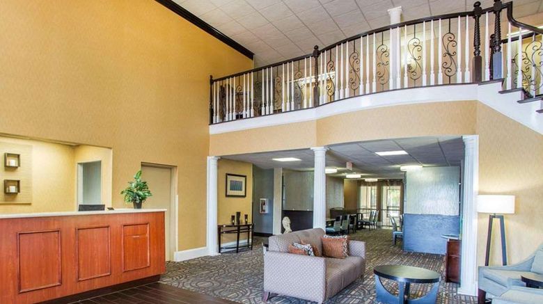<b>Comfort Inn and Suites at Stone Mountain Lobby</b>. Images powered by <a href="https://iceportal.shijigroup.com/" title="IcePortal" target="_blank">IcePortal</a>.