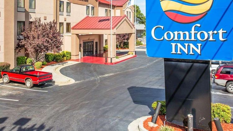 Comfort Inn and Suites at Stone Mountain Exterior