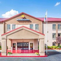 Comfort Inn and Suites at Stone Mountain