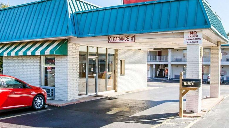 <b>Econo Lodge McDonough South Exterior</b>. Images powered by <a href="https://iceportal.shijigroup.com/" title="IcePortal" target="_blank">IcePortal</a>.
