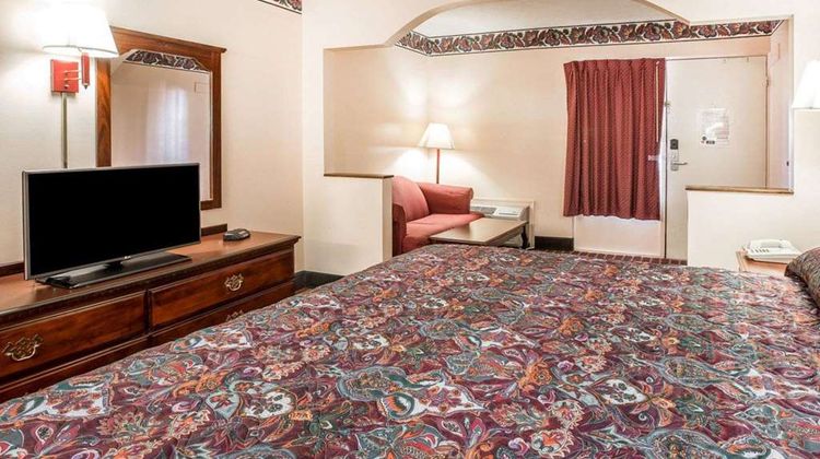 Econo Lodge McDonough South Room
