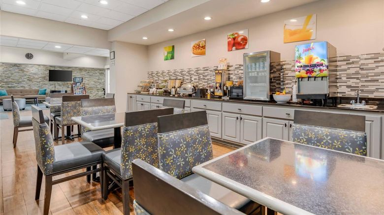<b>Quality Inn Union City Restaurant</b>. Images powered by <a href="https://iceportal.shijigroup.com/" title="IcePortal" target="_blank">IcePortal</a>.