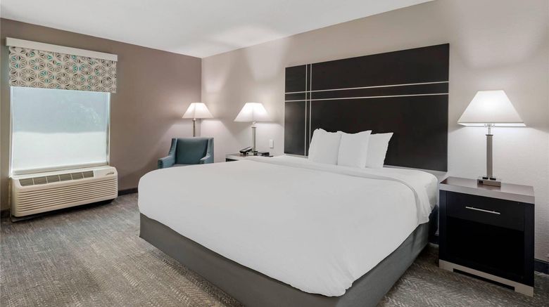 <b>Quality Inn Union City Room</b>. Images powered by <a href="https://iceportal.shijigroup.com/" title="IcePortal" target="_blank">IcePortal</a>.