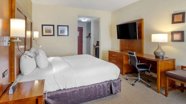 <b>Comfort Inn Room</b>. Images powered by <a href="https://iceportal.shijigroup.com/" title="IcePortal" target="_blank">IcePortal</a>.