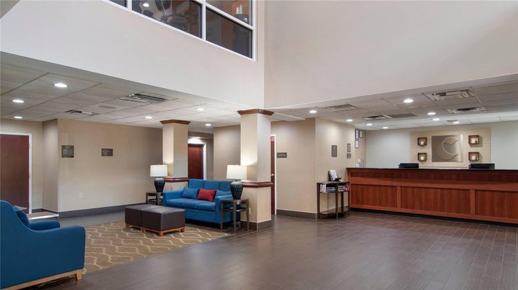Comfort Suites Lobby
