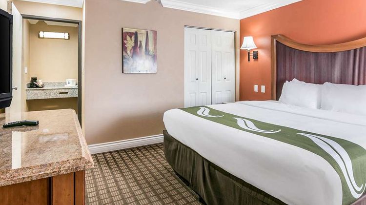 Quality Inn & Suites Atlanta Airport Suite