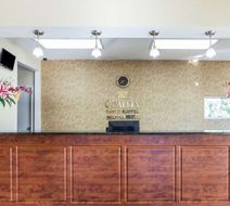 Quality Inn & Suites Lobby