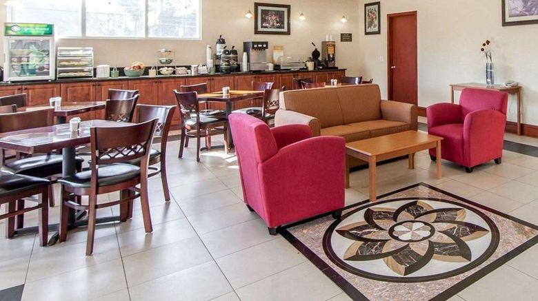 <b>Quality Inn & Suites Lobby</b>. Images powered by <a href="https://iceportal.shijigroup.com/" title="IcePortal" target="_blank">IcePortal</a>.