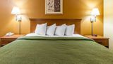 <b>Quality Inn & Suites Room</b>. Images powered by <a href="https://iceportal.shijigroup.com/" title="IcePortal" target="_blank">IcePortal</a>.