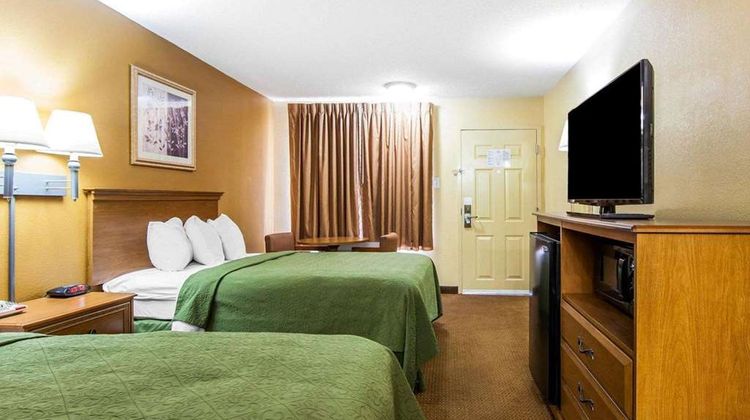 Quality Inn & Suites Room