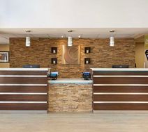 Comfort Suites Gwinnett Medical Centre Lobby