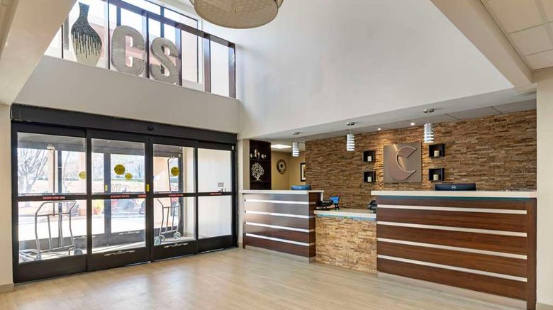<b>Comfort Suites Gwinnett Medical Centre Lobby</b>. Images powered by <a href="https://iceportal.shijigroup.com/" title="IcePortal" target="_blank">IcePortal</a>.