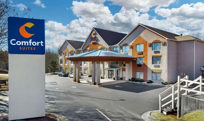 Comfort Suites Gwinnett Medical Centre Exterior