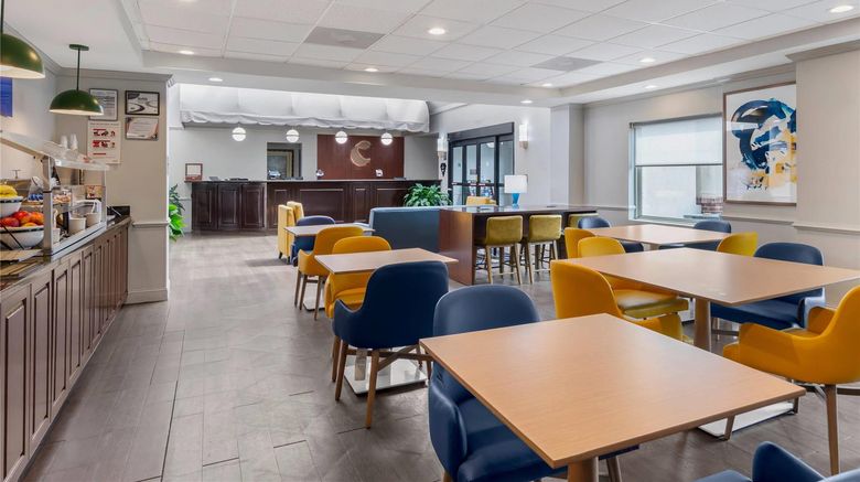 <b>Comfort Inn & Suites Restaurant</b>. Images powered by <a href="https://iceportal.shijigroup.com/" title="IcePortal" target="_blank">IcePortal</a>.