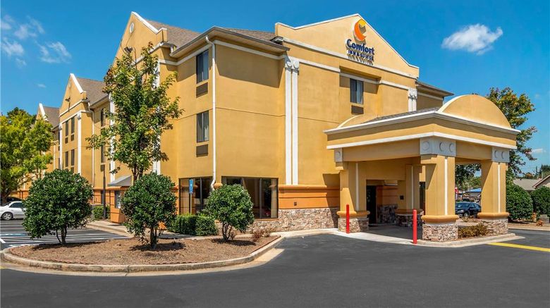 <b>Comfort Inn & Suites Galleria Exterior</b>. Images powered by <a href="https://iceportal.shijigroup.com/" title="IcePortal" target="_blank">IcePortal</a>.