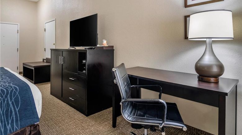 <b>Comfort Inn & Suites Galleria Room</b>. Images powered by <a href="https://iceportal.shijigroup.com/" title="IcePortal" target="_blank">IcePortal</a>.