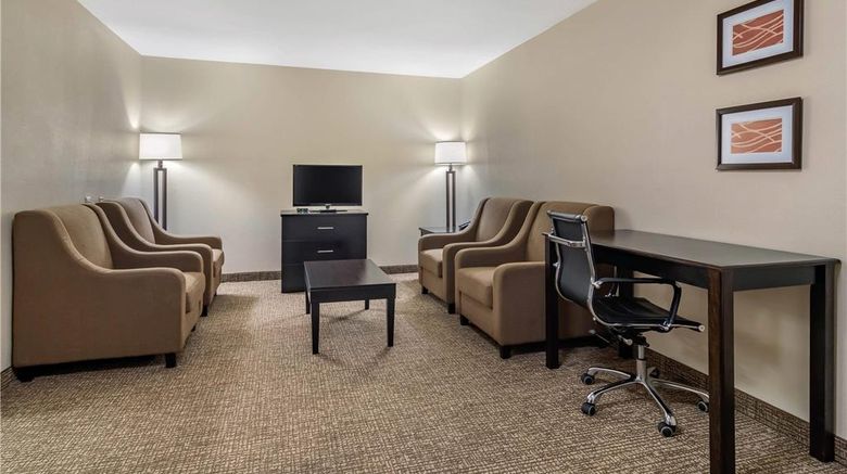 <b>Comfort Inn & Suites Galleria Suite</b>. Images powered by <a href="https://iceportal.shijigroup.com/" title="IcePortal" target="_blank">IcePortal</a>.