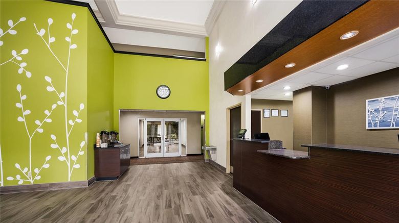 <b>Sleep Inn & Suites, Valdosta Lobby</b>. Images powered by <a href="https://iceportal.shijigroup.com/" title="IcePortal" target="_blank">IcePortal</a>.