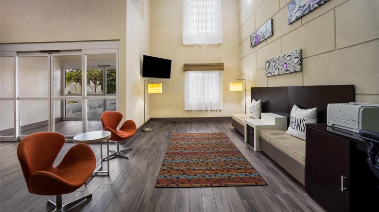 <b>Sleep Inn & Suites, Valdosta Lobby</b>. Images powered by <a href="https://iceportal.shijigroup.com/" title="IcePortal" target="_blank">IcePortal</a>.