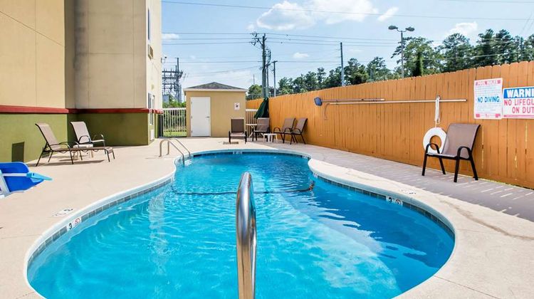 Econo Lodge Valdosta Mall Area Pool