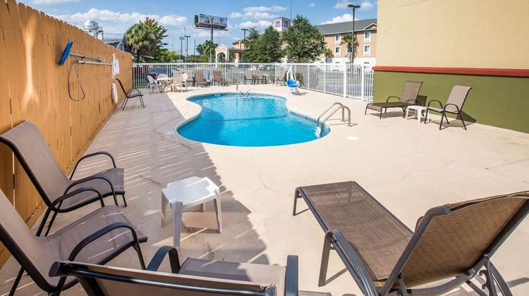 Econo Lodge Valdosta Mall Area Pool