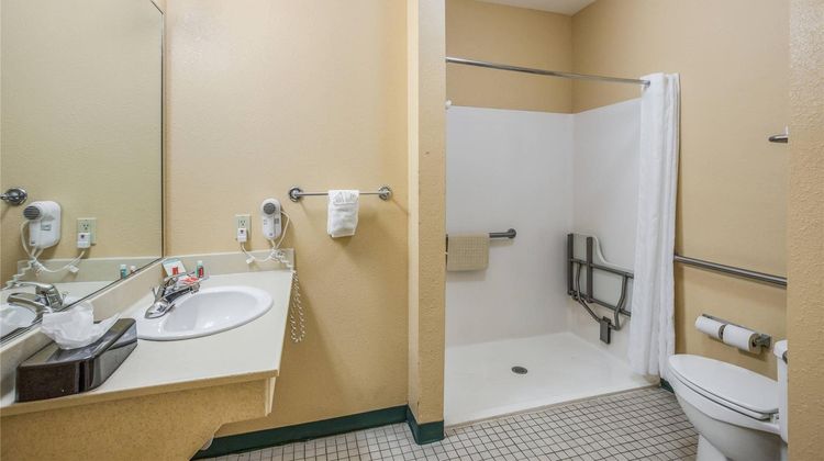 Econo Lodge Valdosta Mall Area Room