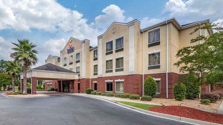 <b>Comfort Inn and suites Statesboro Exterior</b>. Images powered by <a href="https://iceportal.shijigroup.com/" title="IcePortal" target="_blank">IcePortal</a>.