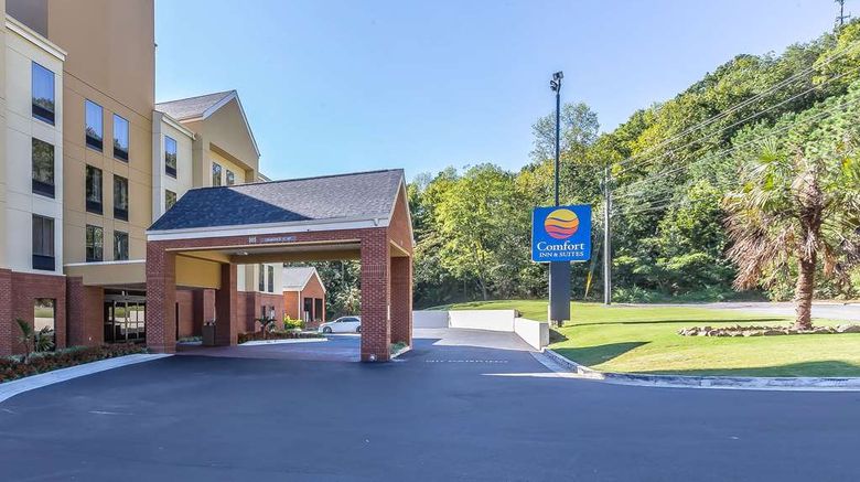 <b>Comfort Inn & Suites Dalton Exterior</b>. Images powered by <a href="https://iceportal.shijigroup.com/" title="IcePortal" target="_blank">IcePortal</a>.