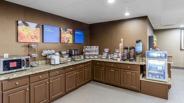 <b>Comfort Inn & Suites Dalton Restaurant</b>. Images powered by <a href="https://iceportal.shijigroup.com/" title="IcePortal" target="_blank">IcePortal</a>.