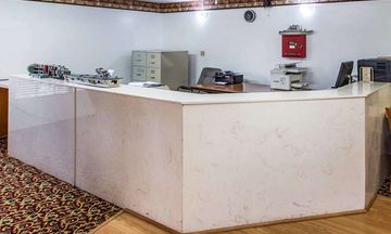 Econo Lodge Inn and Suites Albany North