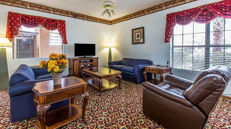 Econo Lodge Inn and Suites Albany North Lobby