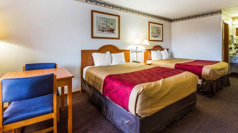 <b>Econo Lodge Inn and Suites Albany North Room</b>. Images powered by <a href="https://iceportal.shijigroup.com/" title="IcePortal" target="_blank">IcePortal</a>.
