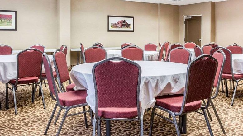 <b>Comfort Suites Morrow Meeting</b>. Images powered by <a href="https://iceportal.shijigroup.com/" title="IcePortal" target="_blank">IcePortal</a>.
