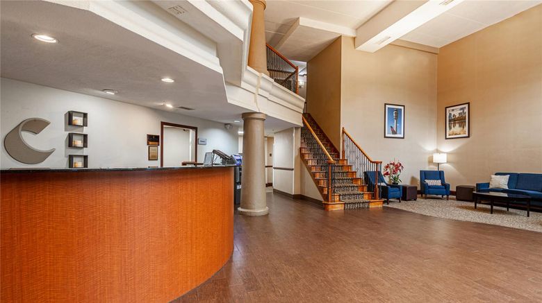 <b>Comfort Suites Morrow Lobby</b>. Images powered by <a href="https://iceportal.shijigroup.com/" title="IcePortal" target="_blank">IcePortal</a>.