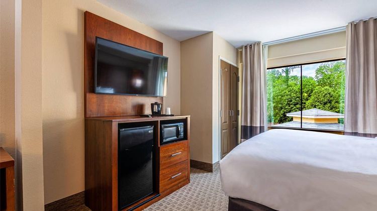 Comfort Suites Morrow Suite