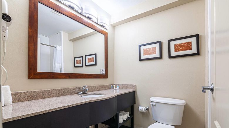<b>Comfort Suites Morrow Room</b>. Images powered by <a href="https://iceportal.shijigroup.com/" title="IcePortal" target="_blank">IcePortal</a>.