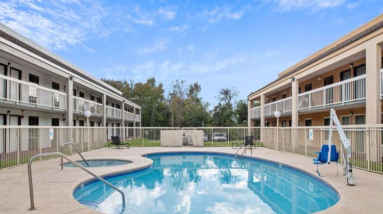 Quality Inn Kingsland Pool