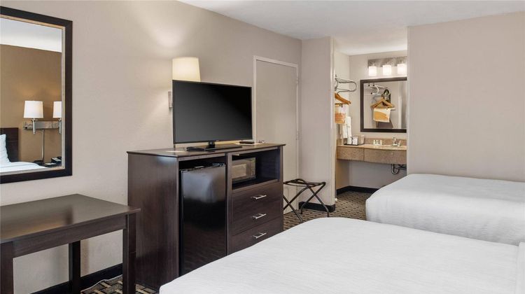 Quality Inn Kingsland Room