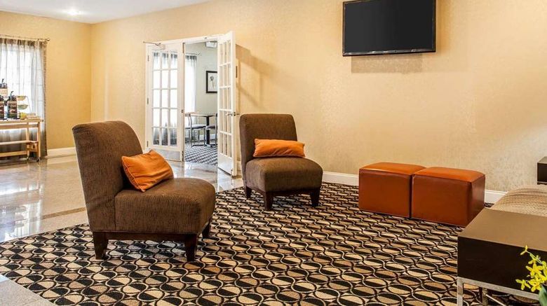 <b>Quality Inn and Suites Bremen Lobby</b>. Images powered by <a href="https://iceportal.shijigroup.com/" title="IcePortal" target="_blank">IcePortal</a>.