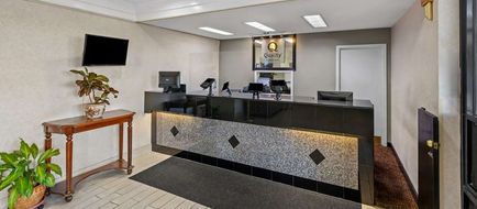 Quality Inn Marietta Lobby