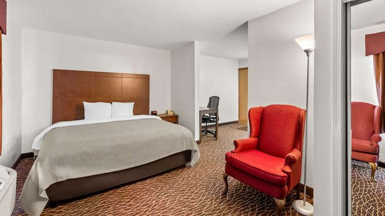 Quality Inn Marietta Suite