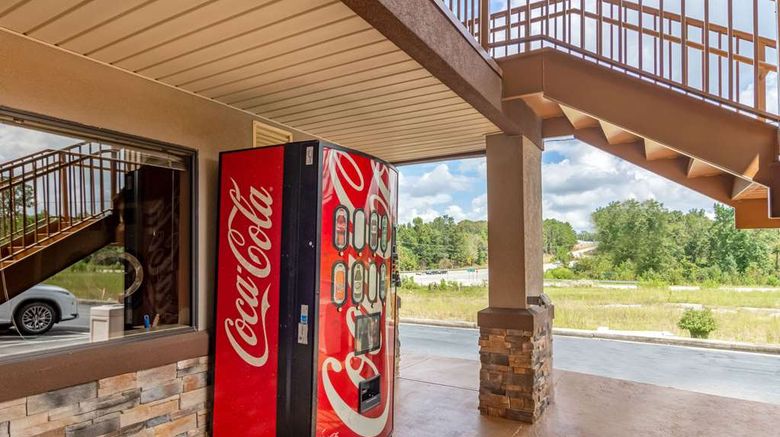 <b>Econo Lodge Byron-Warner Robins Exterior</b>. Images powered by <a href="https://iceportal.shijigroup.com/" title="IcePortal" target="_blank">IcePortal</a>.