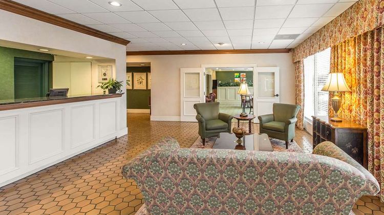 Quality Inn & Suites McDonough Lobby